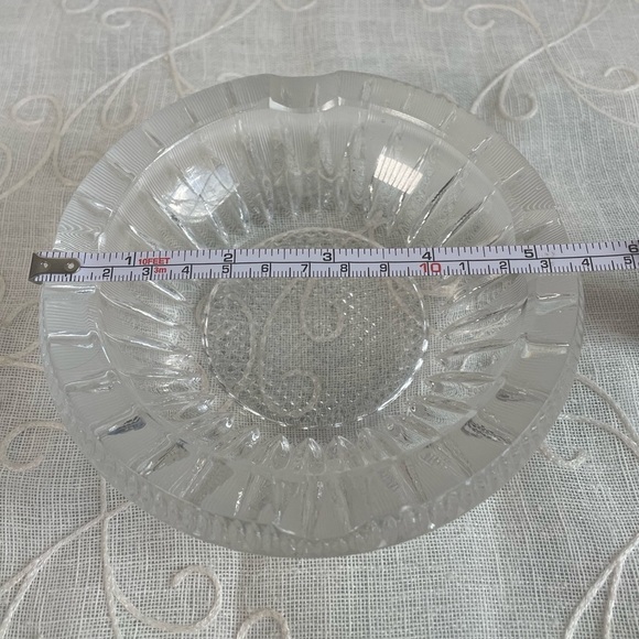 Vintage MCM Heavy Beveled Glass Cigar Ashtray Made in Indonesia 5”x5”x2” - Picture 5 of 7